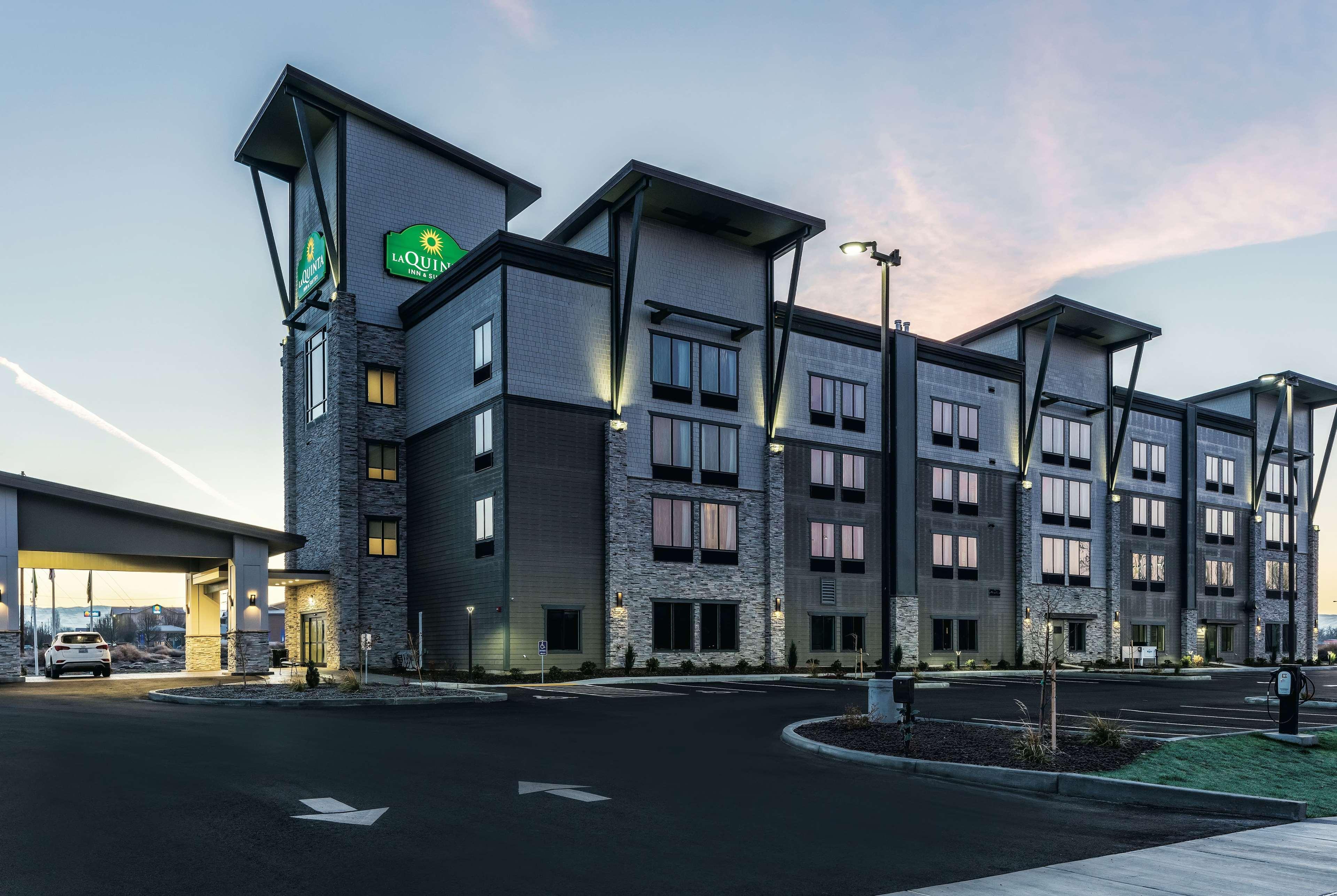 La Quinta Inn & Suites By Wyndham Walla Walla Exterior photo